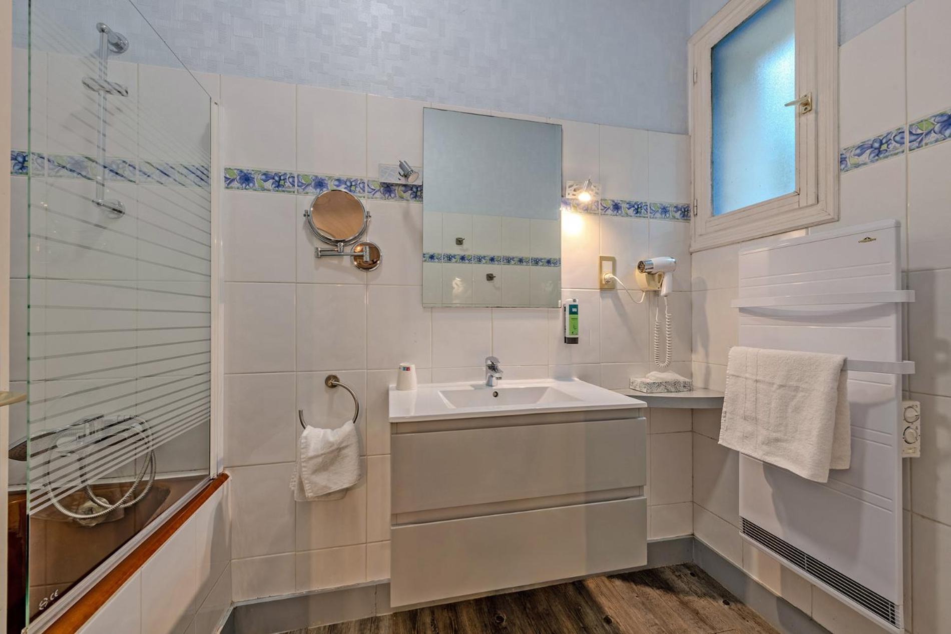 Logis Hotel De La Corniche Брест Экстерьер фото