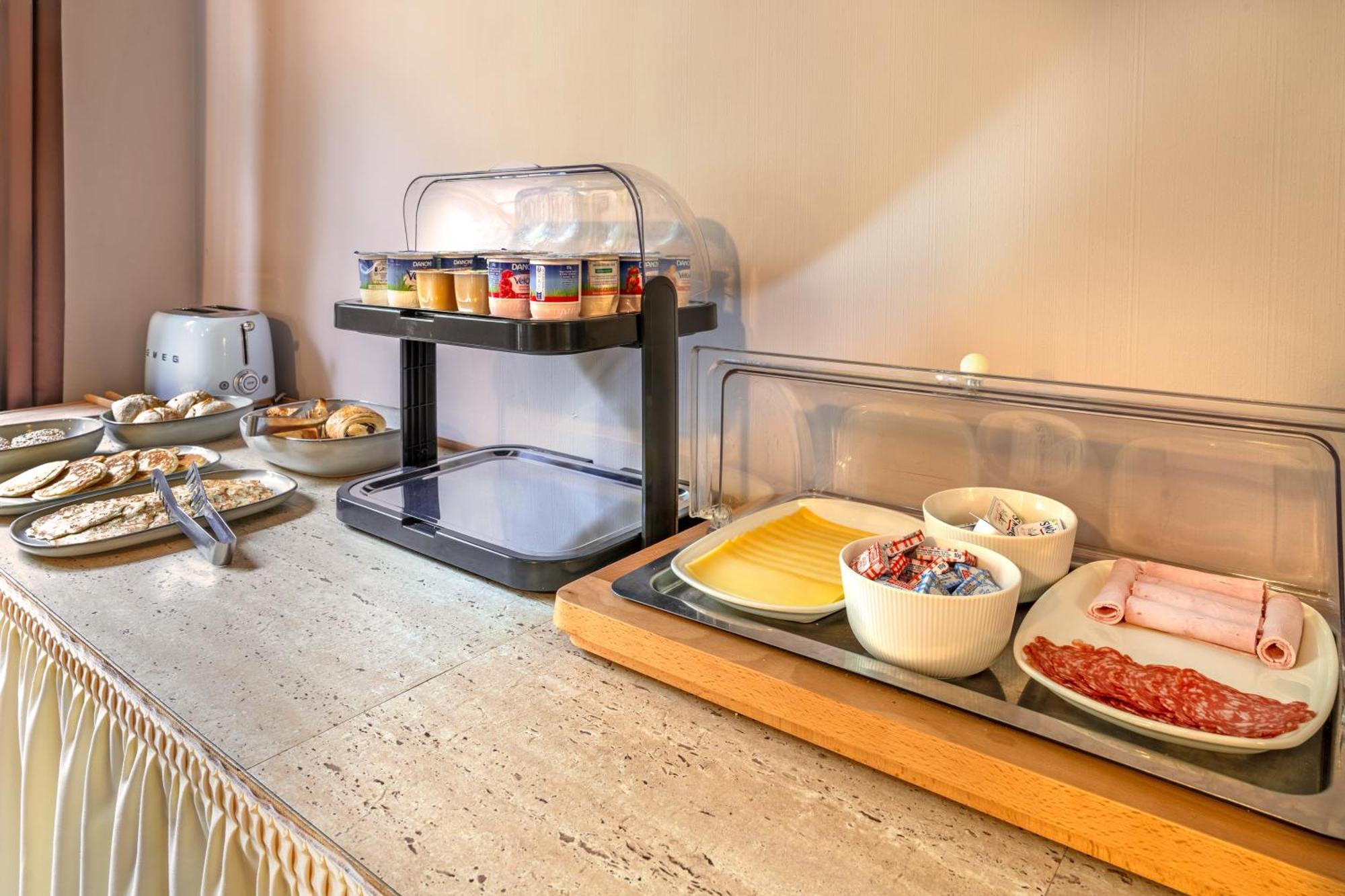Logis Hotel De La Corniche Брест Экстерьер фото