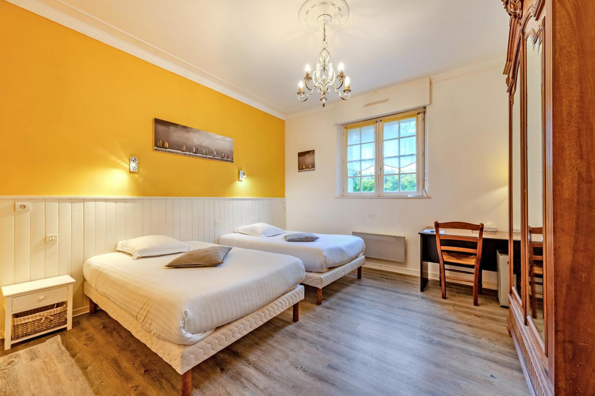 Logis Hotel De La Corniche Брест Экстерьер фото